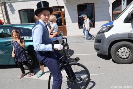 Mednarodna revija starodobnikov v Kamnik privabila ljubitelje klasičnih vozil (81)